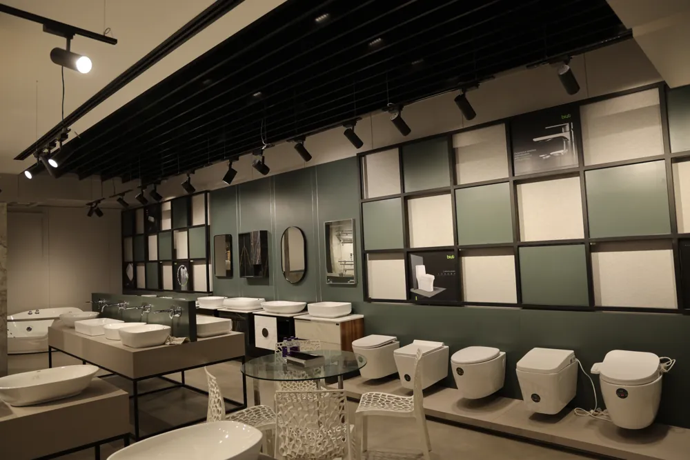 Large-format tile and slab display at BGH Bathinda